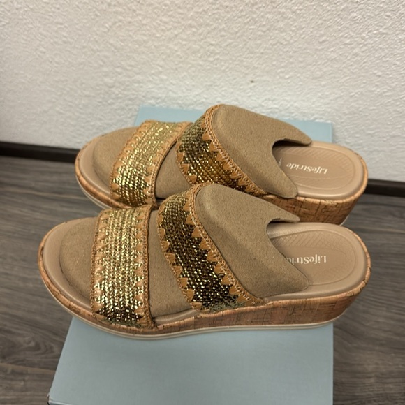 Bzees Resort Wedge Sandal - Picture 6 of 6